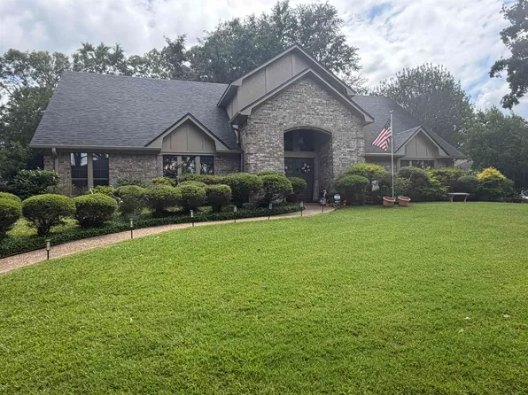 1208 Daffodil Ln, Longview, TX 75604
