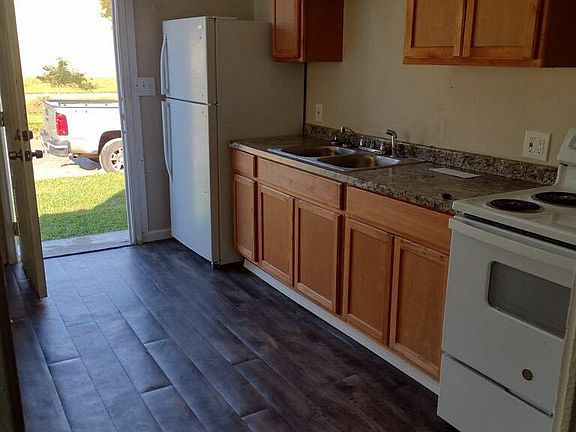 4th image of 320 Schley Ave