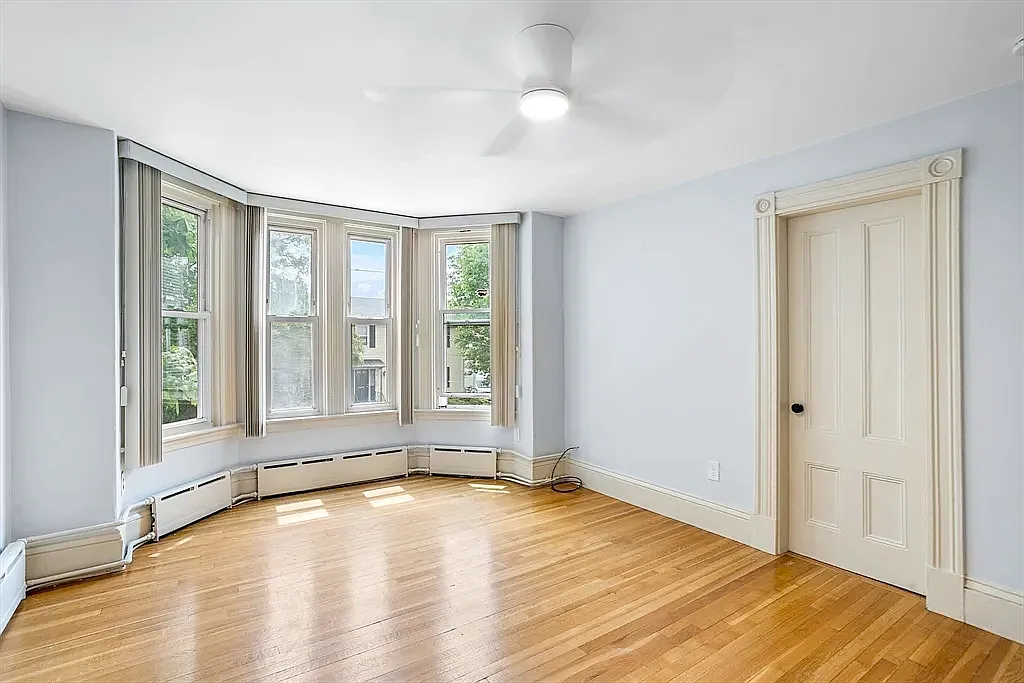 5 bed, 1732 sqft, $5,500 — Photo 2