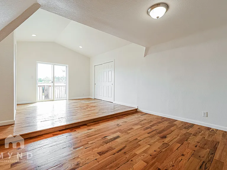 2426 S Acoma St — Photo 8