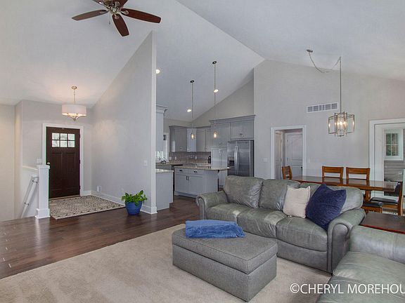 5th image of 7634 Anchorage Dr SE