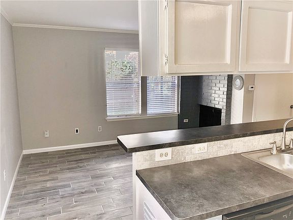 3rd image of 5608 Cougar Dr APT 112