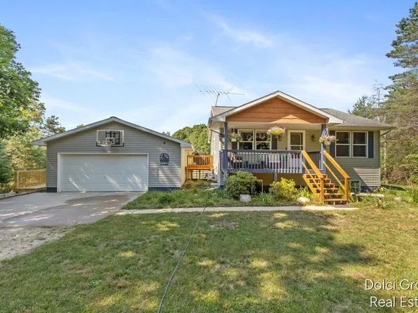11778 Red Feather Ln, Stanwood, MI 49346