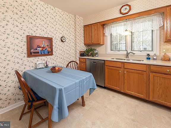 5th image of 62 Holly Glen Dr #405