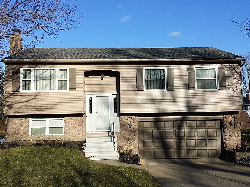 1st image of 195 Autumn Ln