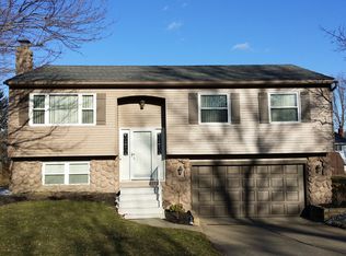 195 Autumn Ln, Brunswick, OH 44212