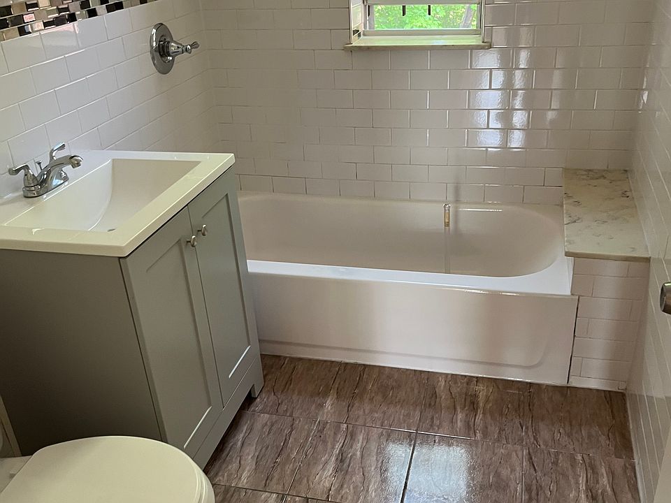 1st image of 952 McLean Ave #2