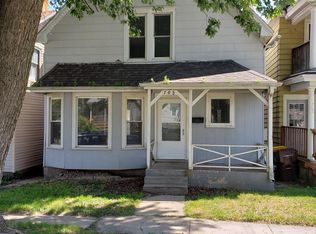 705 W Pleasant St, Freeport, IL 61032