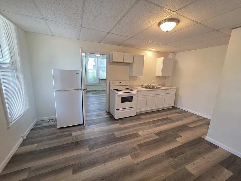 221 S Mill St #3 — Photo 3