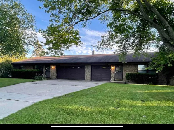 618 Sunrise Ln, Green Bay, WI 54301