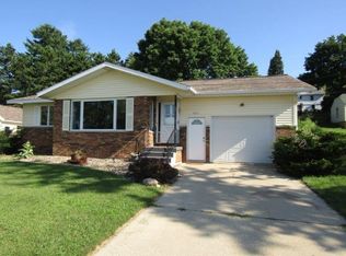 1203 W Conant St, Portage, WI 53901