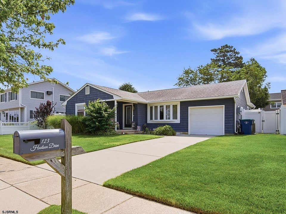 1st image of 123 Hudson Dr