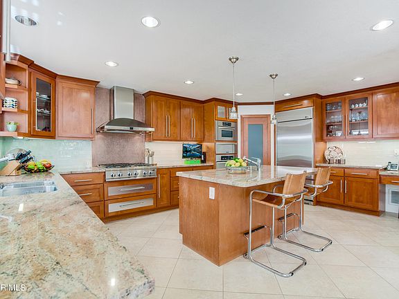 5th image of 1675 Camberwell Pl