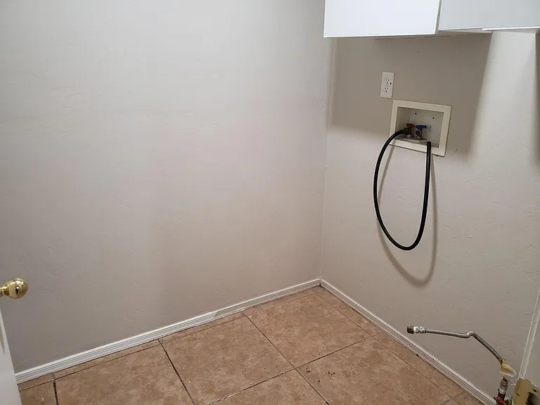 6218 S Sunrise Valley Dr — Photo 2
