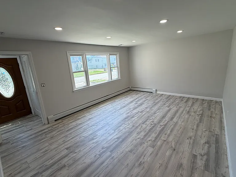 132 Concord St — Photo 4