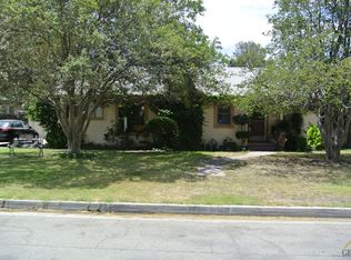 2211 Lester St, Bakersfield, CA 93304