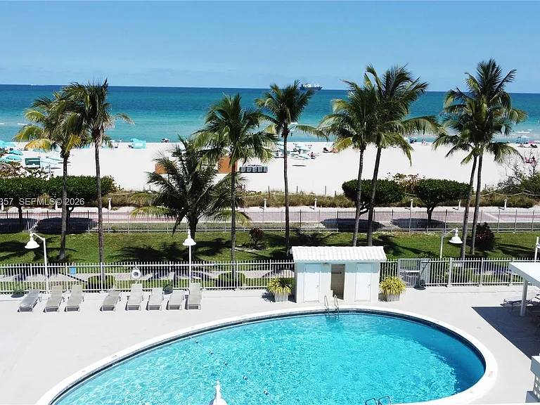 2899 Collins Ave #642 — Photo 15