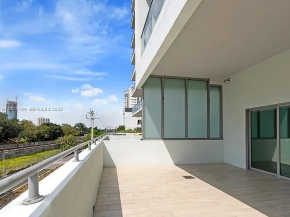 1600 SW 1st Ave APT 305, Miami, FL 33129