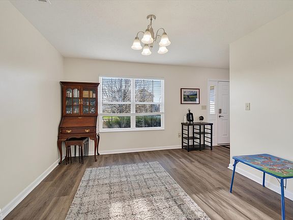 5th image of 4742 Deacon Ln