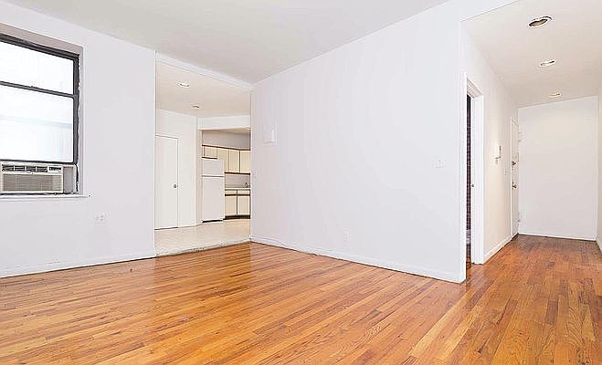 1st image of 1716 2nd Ave #B4