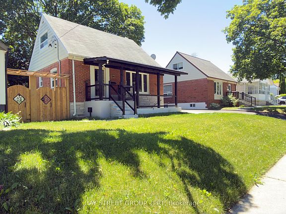 2nd image of 134 Clearbrooke Cir
