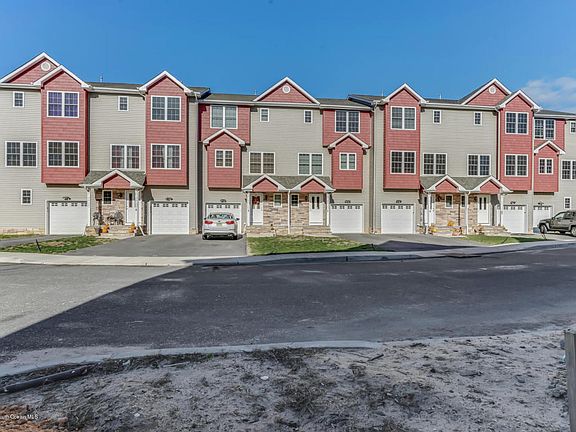 2nd image of 20 Bove Ln