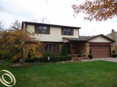3574 Kings Point Dr, Troy, MI, 48083