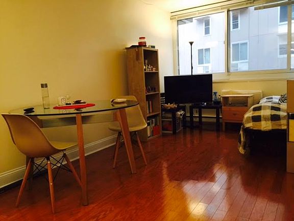 2nd image of 546 Main St APT 427