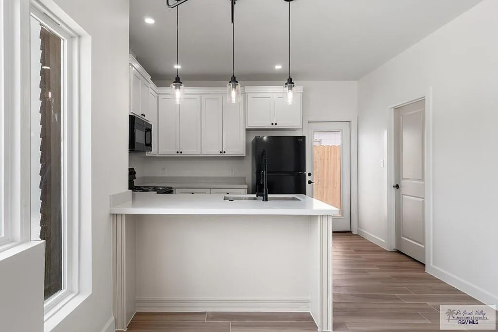 2 bed, 2.0 bath, 1028 sqft, $1,650 — Photo 4