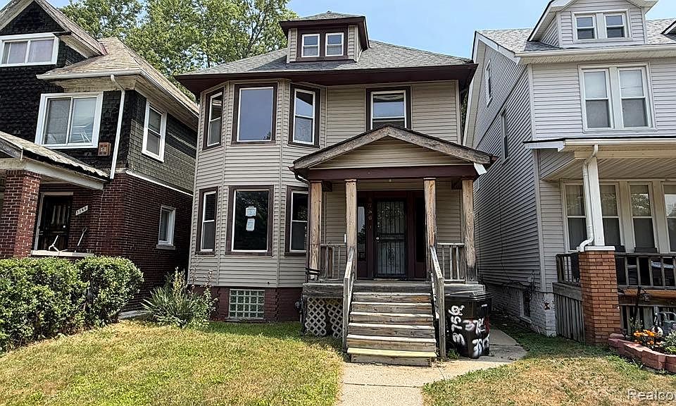 1st image of 3756 Helen St