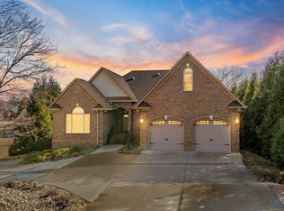 132 Neal Pointe Dr, Chesnee, SC 29323