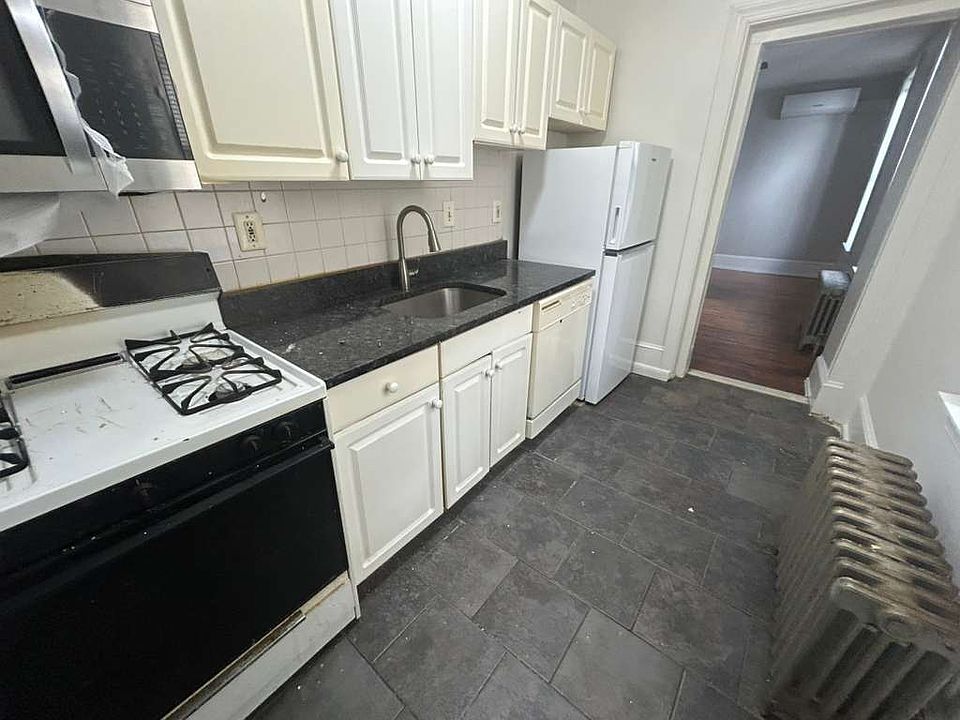 1st image of 4133 Ridge Ave #1R