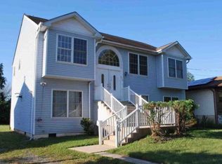 220 Harrison St, Riverside, NJ 08075