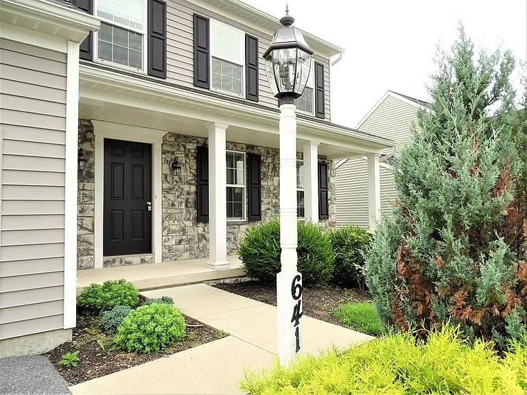 641 Hamaker Rd — Photo 3