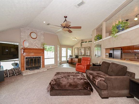 3rd image of 18043 Green Hazel Dr