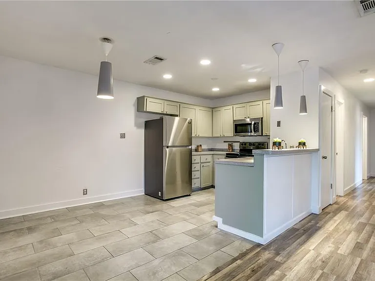 2313 La Casa Dr #B — Photo 12