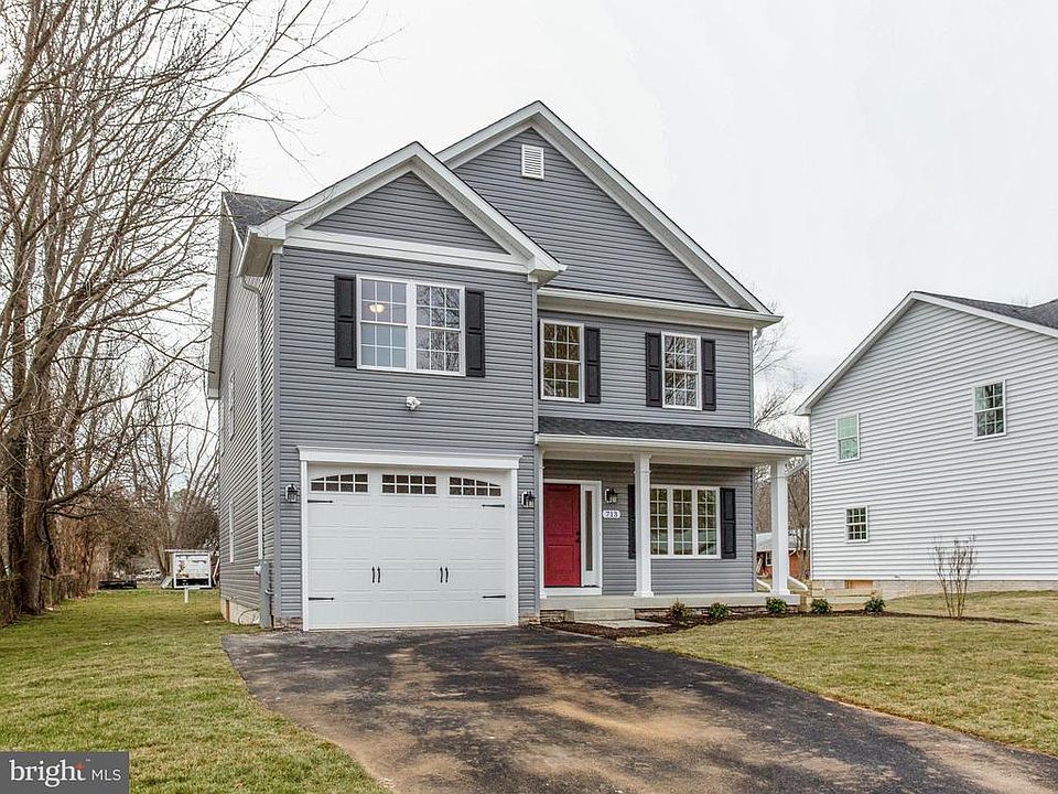 1st image of 713 Oar Ln