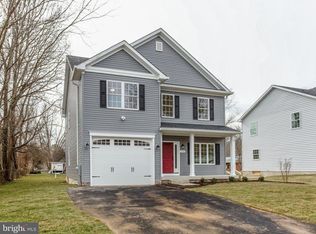 713 Oar Ln, Deale, MD 20751