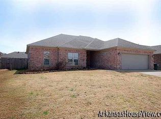 2525 Apple Blossom Ln, Conway, AR 72034