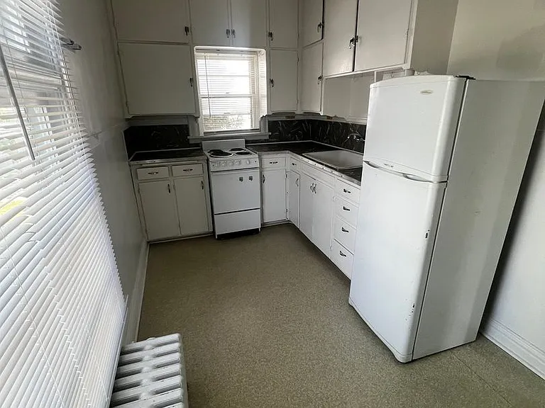 252 S 7th Ave #806-812-& — Photo 7