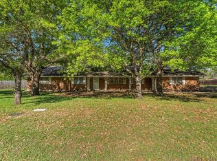 6817 Meadow Rd, North Richland Hills, TX 76182