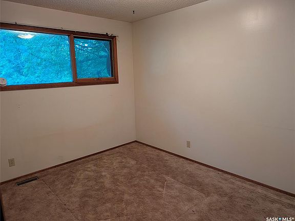 5th image of 208 Carson STREET