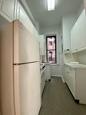 Rented by Metropolitan Equities | media 7