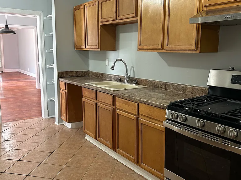 2532 Jewel St — Photo 10