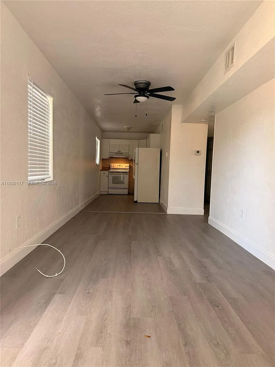 Building Photo - 1123 NW 27th Ave #1
