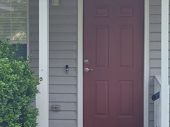 2nd image of 2626 Chateau Ln