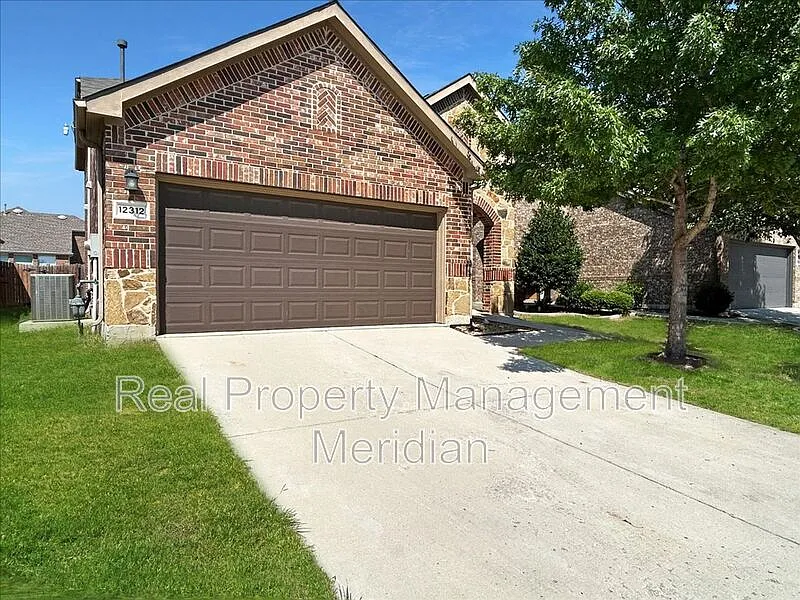 4 bed, 2.5 bath, 1846 sqft, $2,450 — Photo 1
