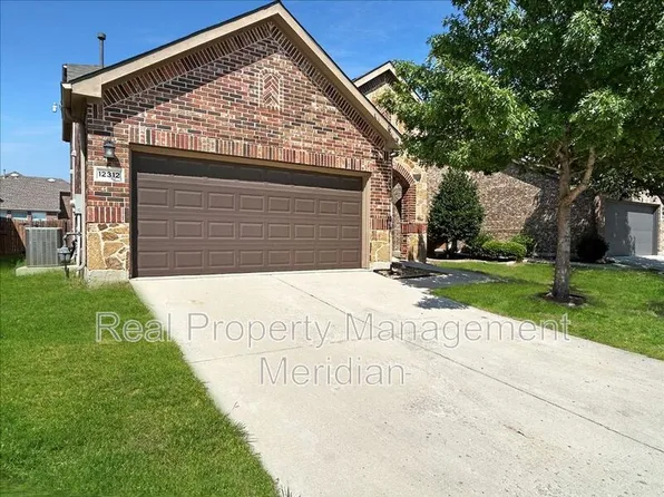 12312 Walden Wood Dr, Fort Worth, TX 76244