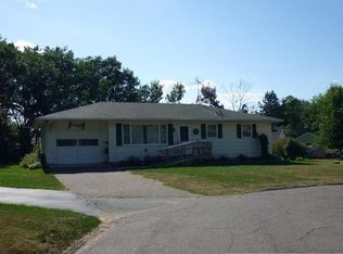 30720 Palmer Ct, Lindstrom, MN 55045