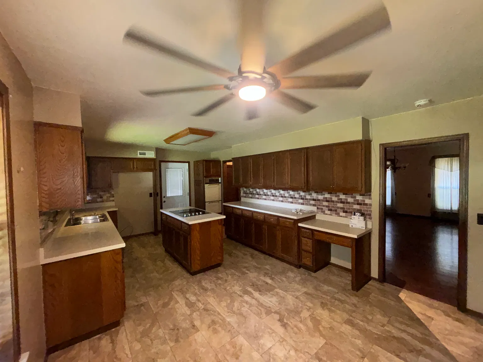 5 bed, 3094 sqft, $3,500 — Photo 3